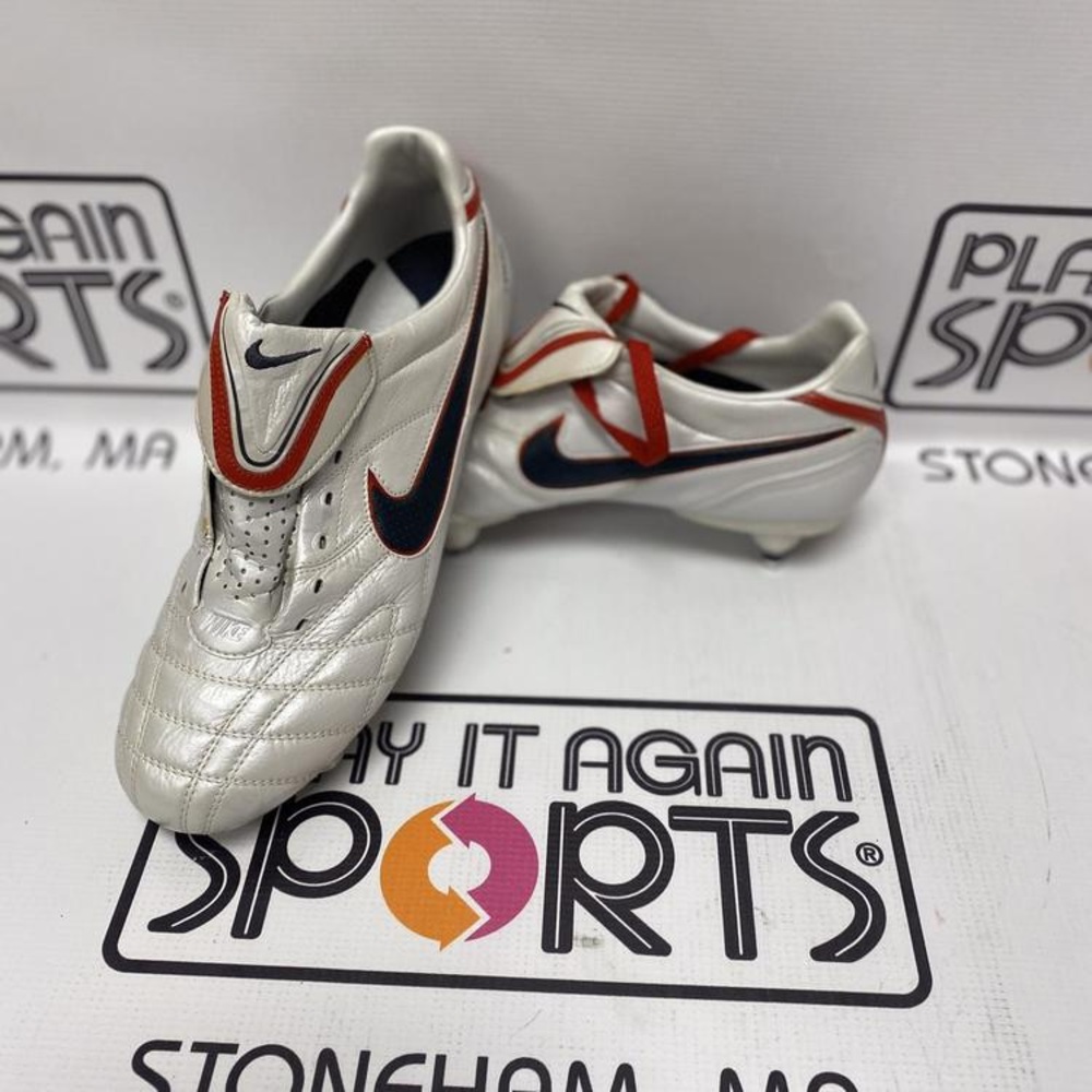 Metal Studded Tiempo Soccer Cleats